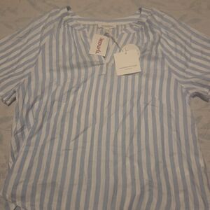 Beachlunchlounge Light Blue and White Top